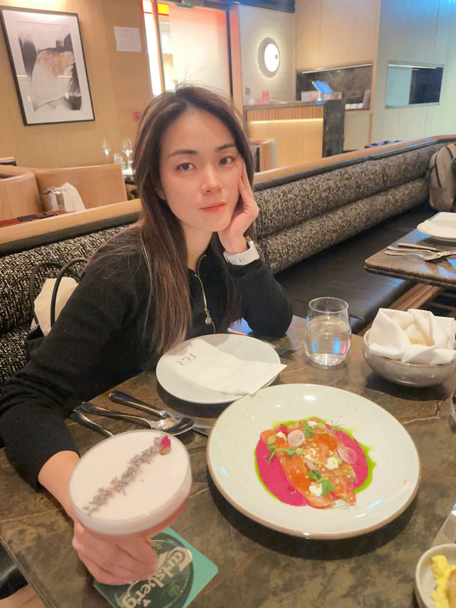 銅鑼灣扒房：優雅環境，美酒佳餚
