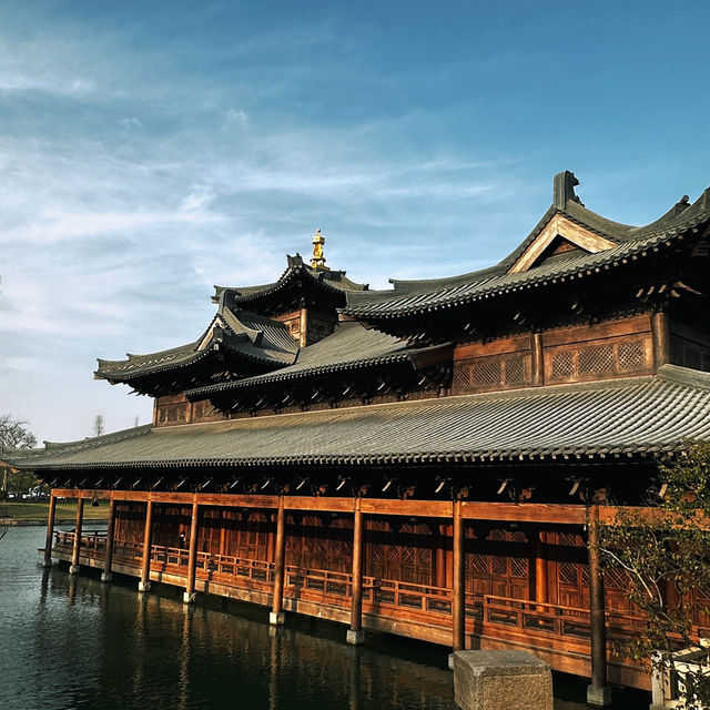 到杭州旅游 一看西湖，二看灵隐