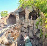 Dino Park Phuket Mini-golf ที่มาในตีม Jurassic 