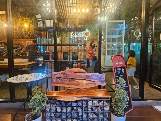 ชุมธารคาเฟ่ Chumtarn Cafe'