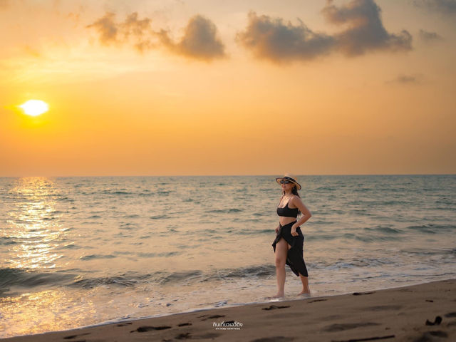 รีสอร์ท 5 ดาว ริมหาดบางสัก จ.พังงา