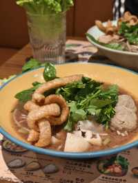 大碗泰國船麵，抵食泰國小食