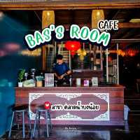 Bas's Room Cafe