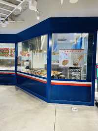 【横浜:みなとみらい】焼きたてハーバーが楽しめる店舗内カフェ
