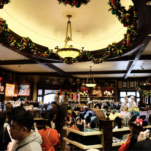 ดิสนีย์แลนด์ฮ่องกง (Hong Kong Disneyland)
