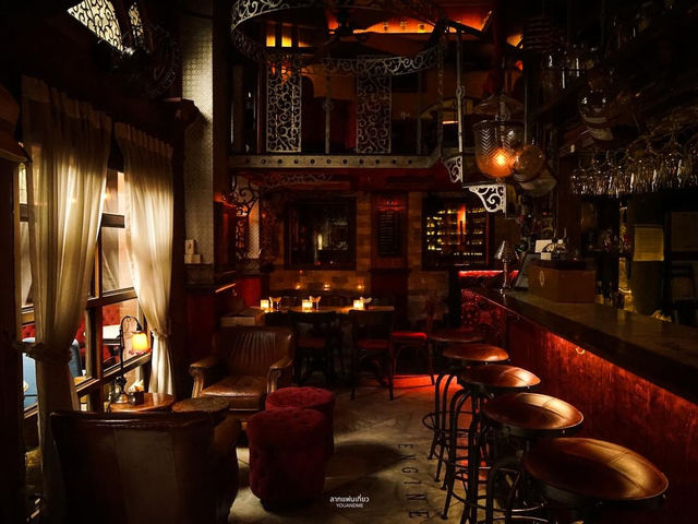 #บาร์ลับย่านเอกมัย Iron Balls Distillery & Bar 