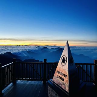 Hiking  “the roof of  Indochina”  Fansipan Mountain 🏔️ 🥾 