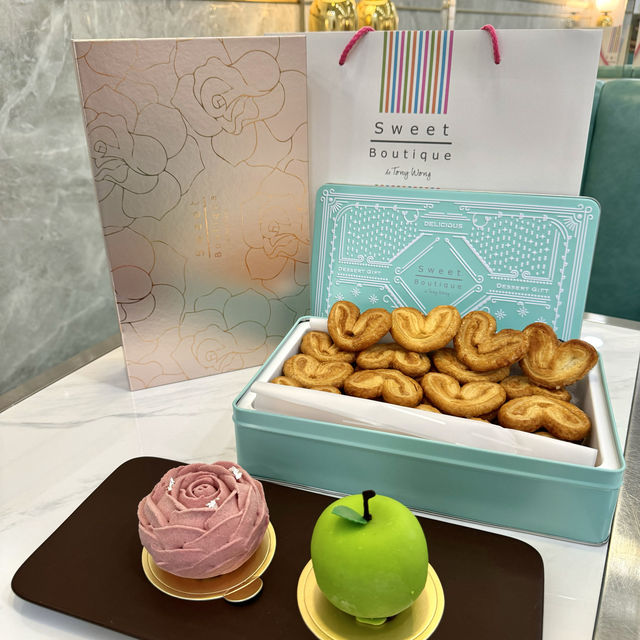 葵芳甜品店 花形紅桑莓忌廉布朗尼朱古力蛋糕🌸