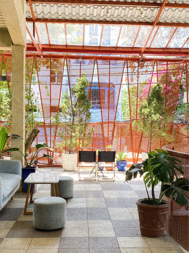 Exploring the colourful cafe scene in Danang