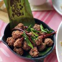 แซ่บ ว่า ซัน (Zaap Wa Zaan) อาหารอีสานรสแซ่บ!