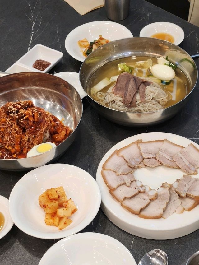 작은 가게에서 확장이전까지 한 부평동 부부면옥