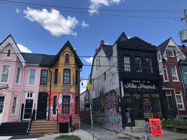 Exploring Kensington Market in Toronto 🇨🇦