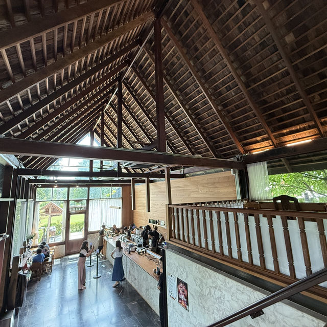 Within Cafe สโตนเฮนจ์เขาใหญ่