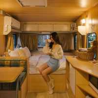 ที่พักรถบ้าน เขาใหญ่ ฟีลดีมาก! 🚐🌳