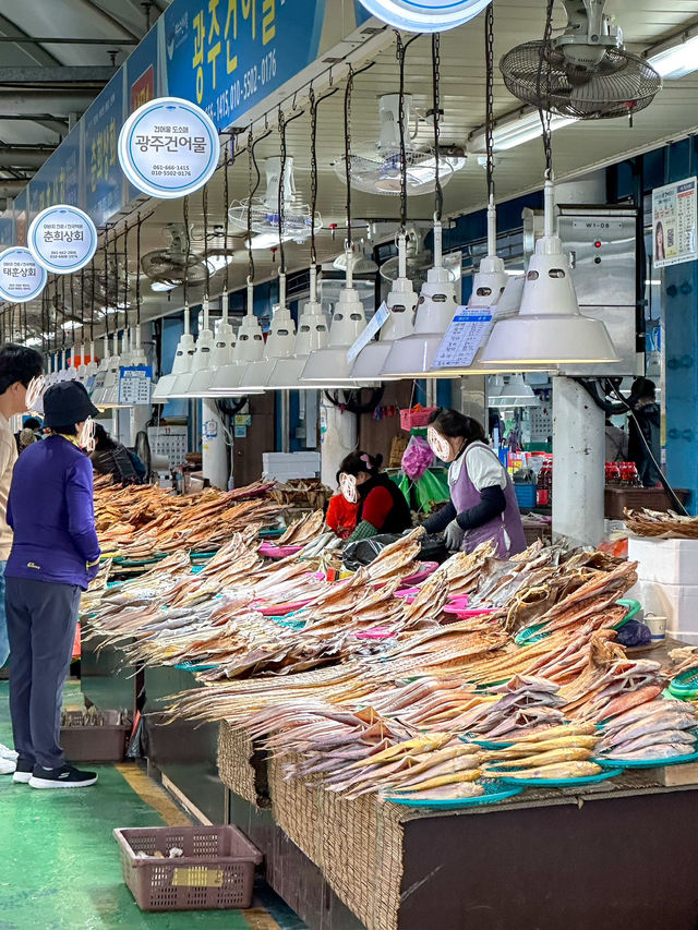 신선한 회를 먹고 싶다면 ‘여수수산시장’
