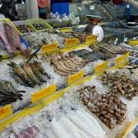 ซีฟู้ดสดๆหลักร้อย ที่ตลาดราไวย์ 