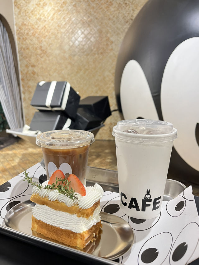 TRUST Cafe and Studio👀🎄