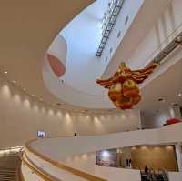 美麗的圓型球體建築：曼谷市立藝術文化中心