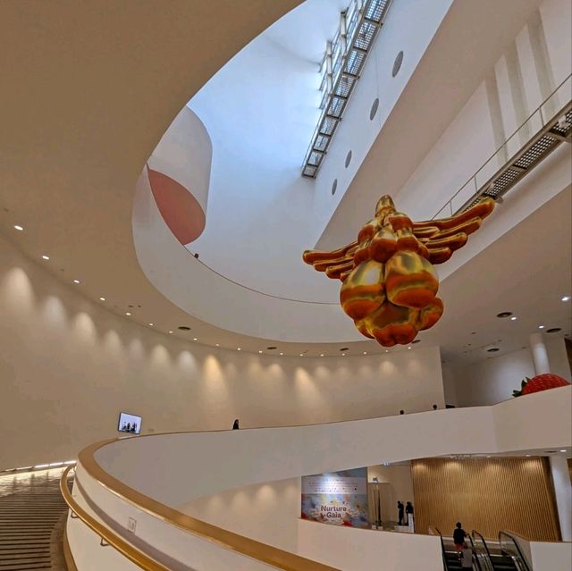 美麗的圓型球體建築：曼谷市立藝術文化中心