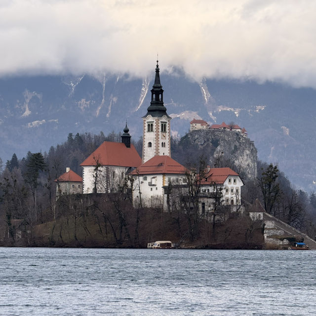 Bled Lake ทะเลสาบอันงดงาม ของประเทศสโลเวเนีย