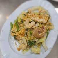 หมี่ผัดกระเฉดที่จริงใจ อร่อยสุดในกรุงเทพ