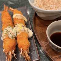 韓国🇰🇷いくら！ウニ！たっぷりのった最高の海鮮丼