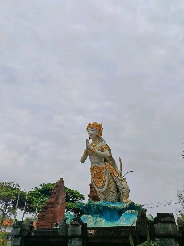 Legian - Seminyak beachwalk, a nice dose of Bali. 