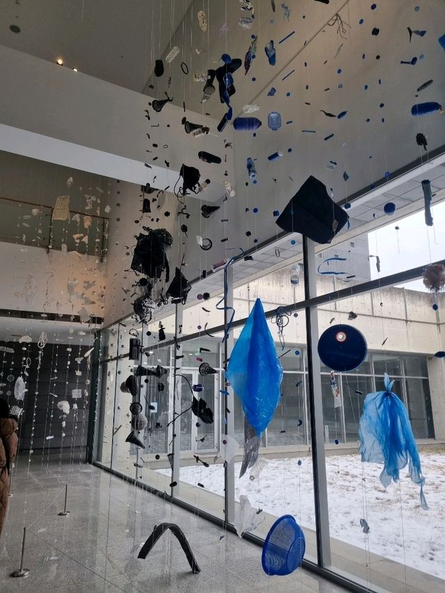 제주비엔날레를 볼수 있는 제주도립미술관