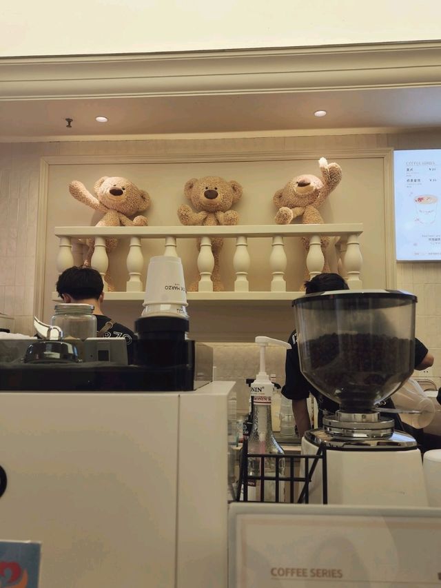 中國 上海 小熊飲料🐻