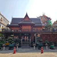 วัดเสมียนนารีพระอารามหลวง