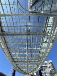 【名古屋×水の宇宙船】  空中に浮かぶガラス屋根がシンボルの公園