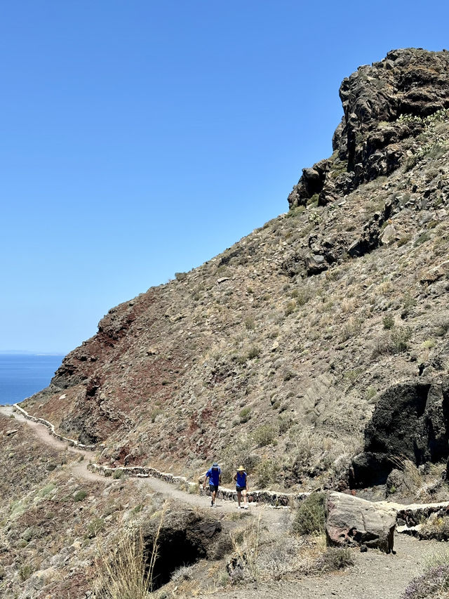 Hiking from Fira to Oia – The Most Breathtaking Walk in Santorini! 🇬🇷✨