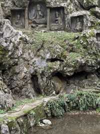 A Stroll Through Time: Feilai Feng’s Enchanting Rock Carvings