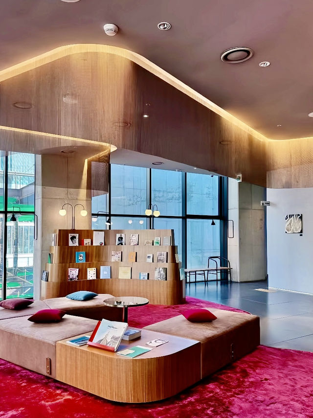 好愛色彩繽紛的設計 首爾弘大必住！超時尚Ryse Hotel住宿體驗，藍瓶咖啡就在樓下
