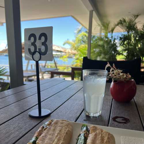 The Breakwater Cafe