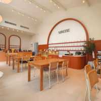 Sirene Café & Restaurant: A Charming Photo-Perfect Spot