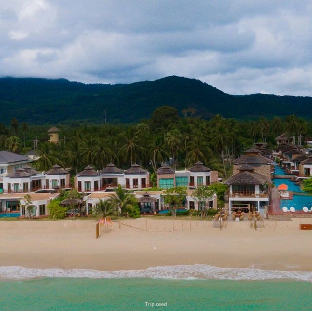 วิลล่า สไตล์ Tropical ริมทะเล ขนอม