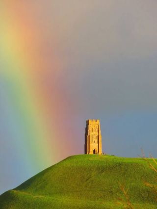 🇬🇧 Glastonbury – A Mystical Day Trip from London
