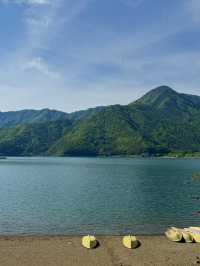 🏞️ 야마나카호, 후지산 품은 평화로운 호수!