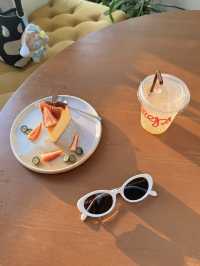 ไปบางแสนต้องแวะ! คาเฟ่ฟีลไมอามี่ 🏝️