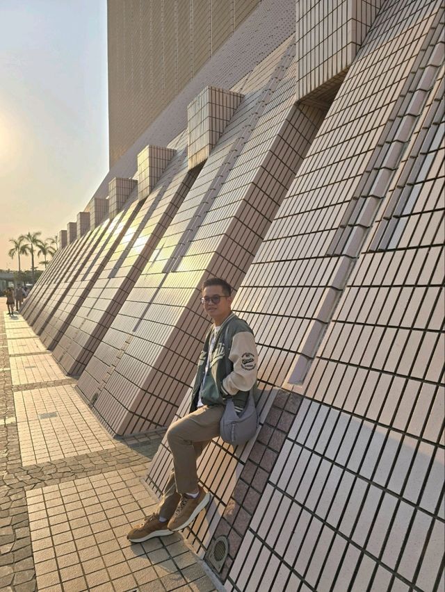 Hong Kong Cultural Centre 
