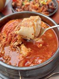 Fountain Views & Korean Soul Food — A Laidback Escape at Pocha! Suntec
