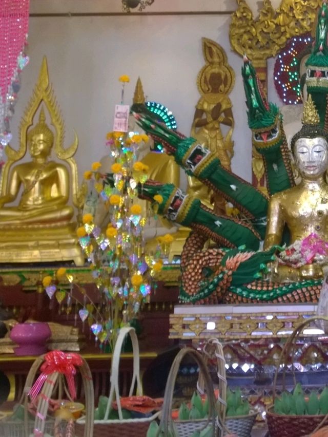 พาเที่ยวแม่สอด