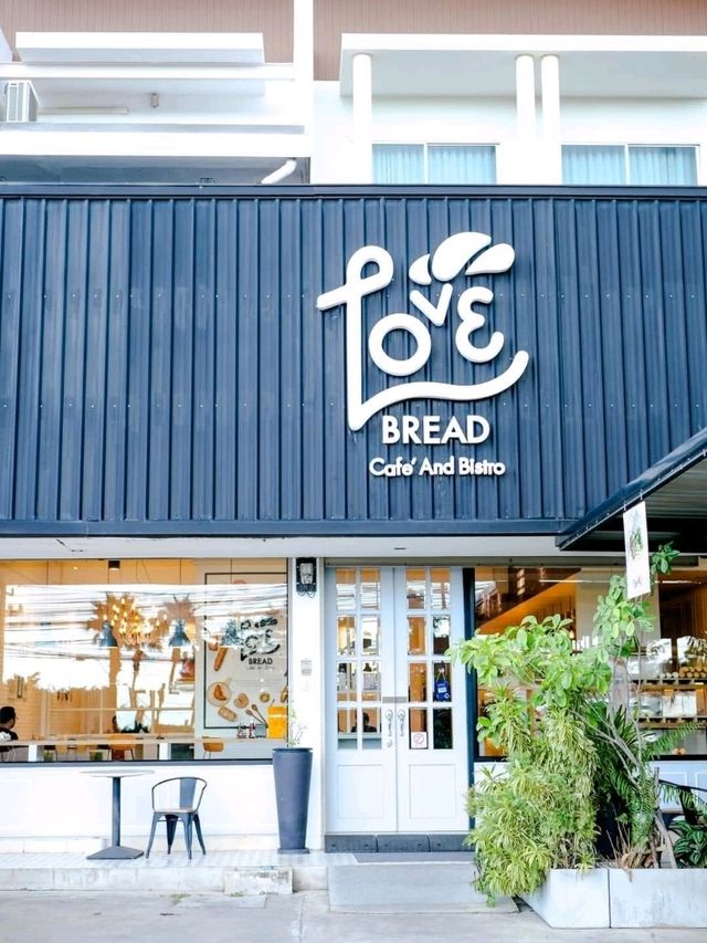 แวะพักผ่อนทะเลหัวหิน & คาเฟ่ชื่อดังแห่งชะอำ-หัวหิน