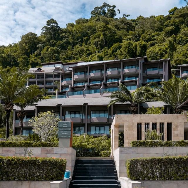 Hyatt Regency Phuket โรงแรมหรูที่ตั้งอยู่บนเนินเขา
