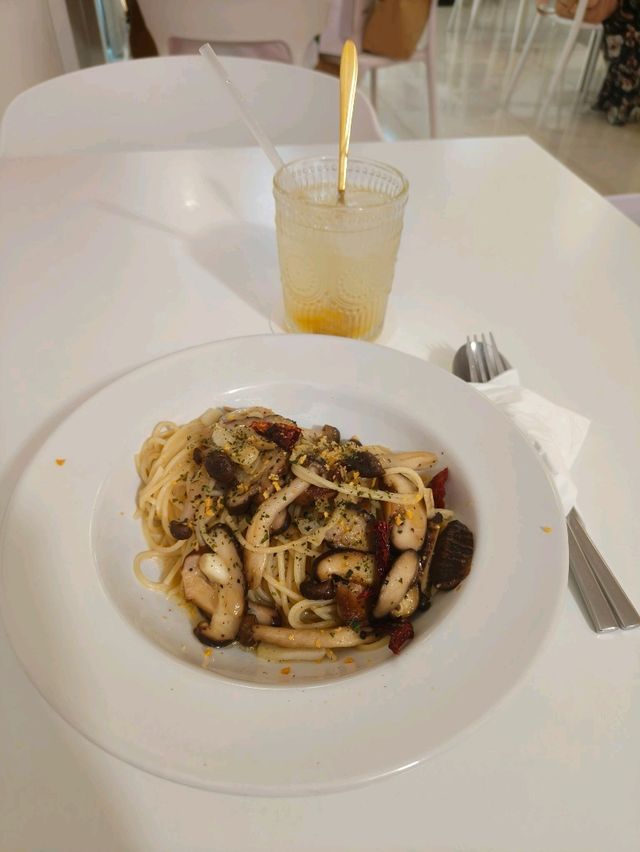 Hidden Café Gem in the City – Kita Coffee 