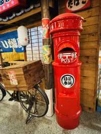 Vintage Vibes & Red Postbox Goals