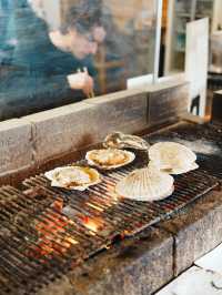 🦪登别美食必吃｜温泉市场 Onsen Ichiba：满载超值海鲜丼与炭烤扇贝！