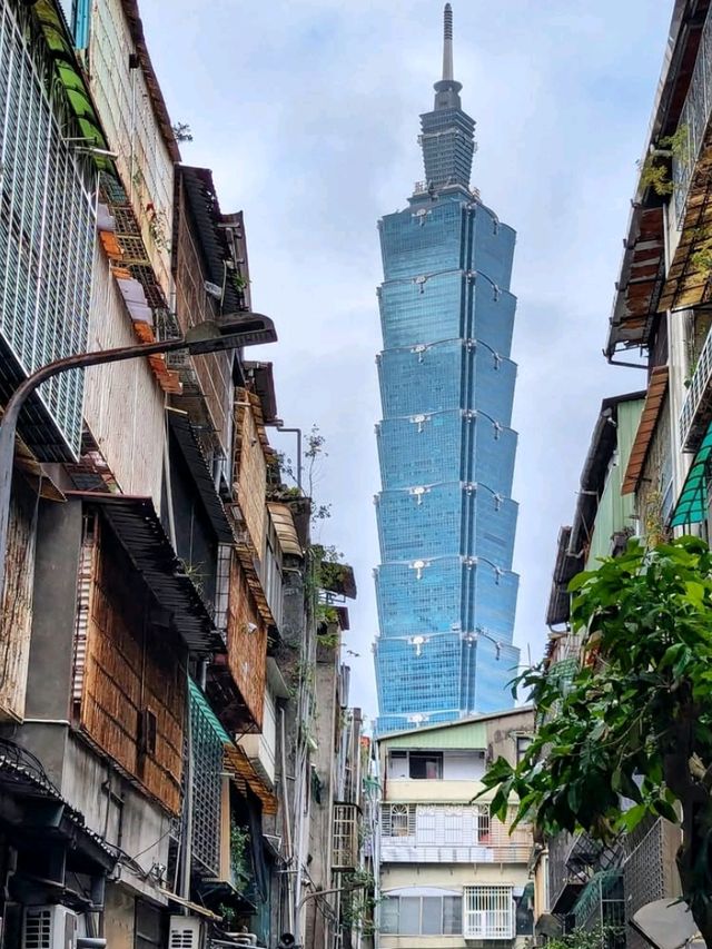 🌆 Touch the Sky – Taipei 101's Towering Wonder!