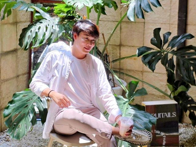พิกัดหลบฝนใจกลางเมืองแวะดื่มชาสกัดเย็น